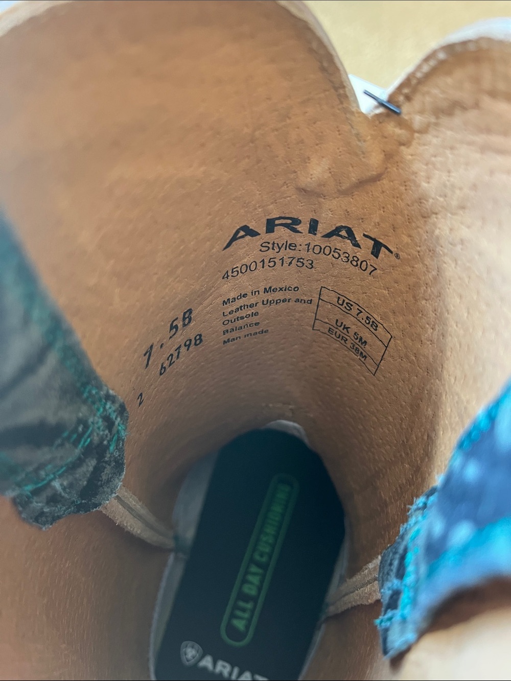 Women’s Roughout Ariat Cowboy Boots - Picture 6 of 6